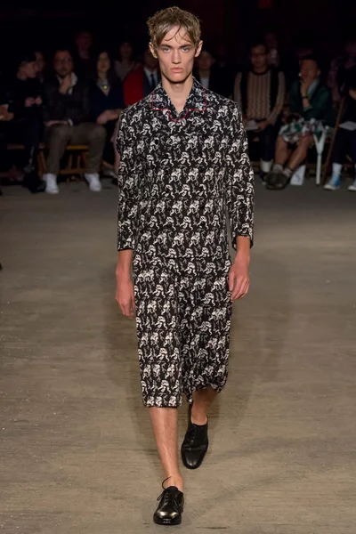 Look 19